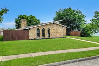 7618 Christie Lane, Dallas, TX 75249