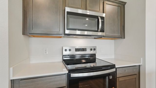 1822 Nestling Street, Crandall, TX 75114