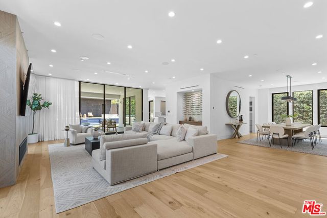 4854 Alonzo Avenue, Encino, CA 91316