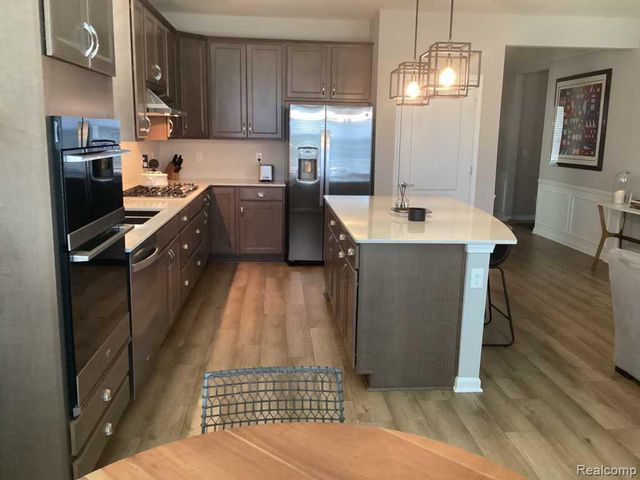 16281 Conifer Lane, Clinton Township, MI 48038