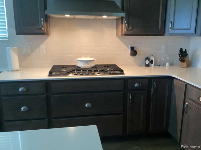 16281 Conifer Lane, Clinton Township, MI 48038