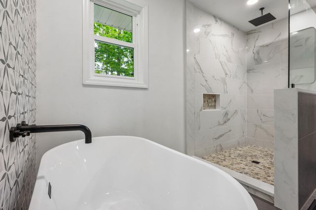 38 WOODSTONE DR, Voorhees, NJ 08043