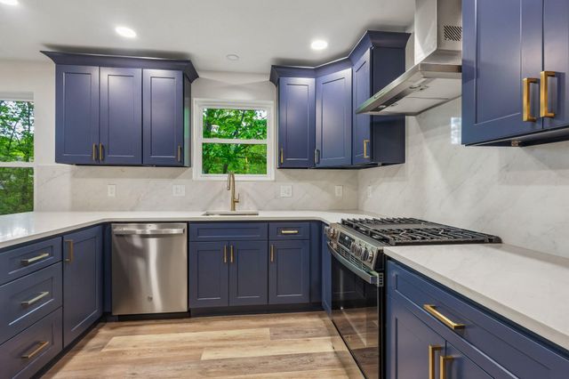 38 WOODSTONE DR, Voorhees, NJ 08043