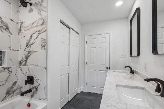 38 WOODSTONE DR, Voorhees, NJ 08043