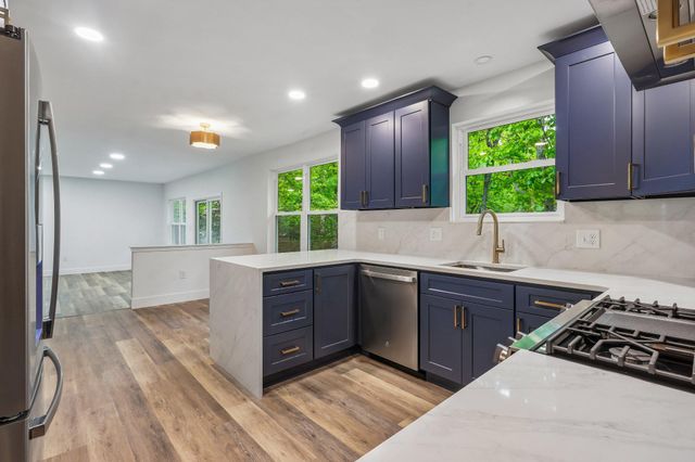 38 WOODSTONE DR, Voorhees, NJ 08043
