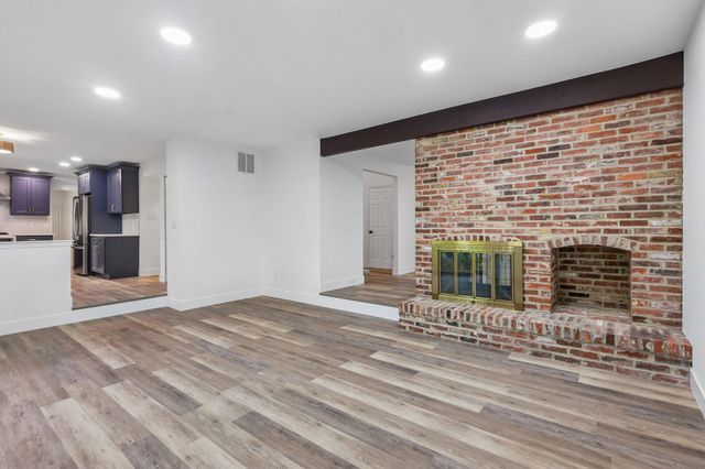 38 WOODSTONE DR, Voorhees, NJ 08043