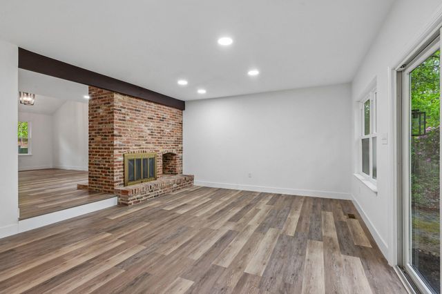38 WOODSTONE DR, Voorhees, NJ 08043