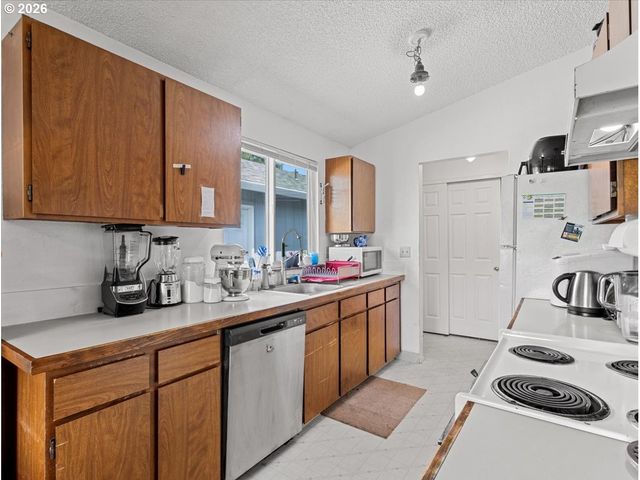 1611 Se BLAIRMONT Dr, Vancouver, WA 98683