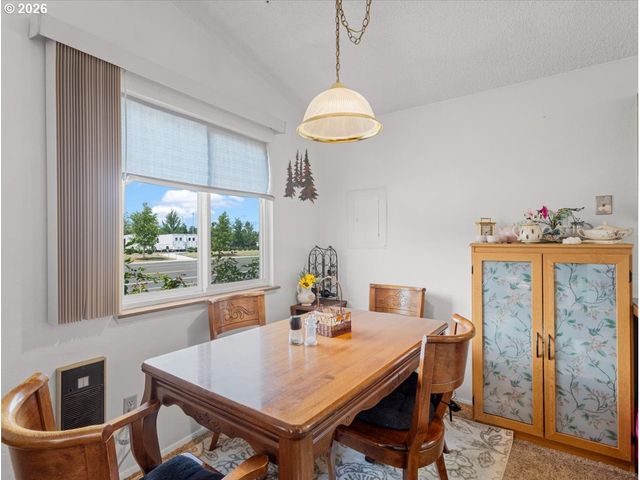 1611 Se BLAIRMONT Dr, Vancouver, WA 98683