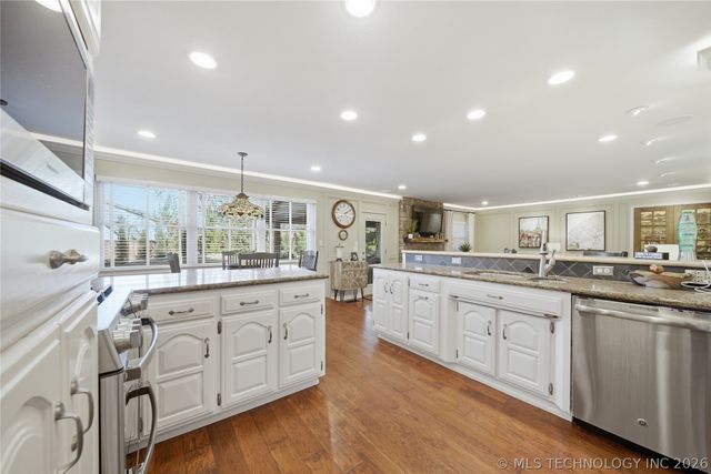 9905 S Maplewood Avenue, Tulsa, OK 74137