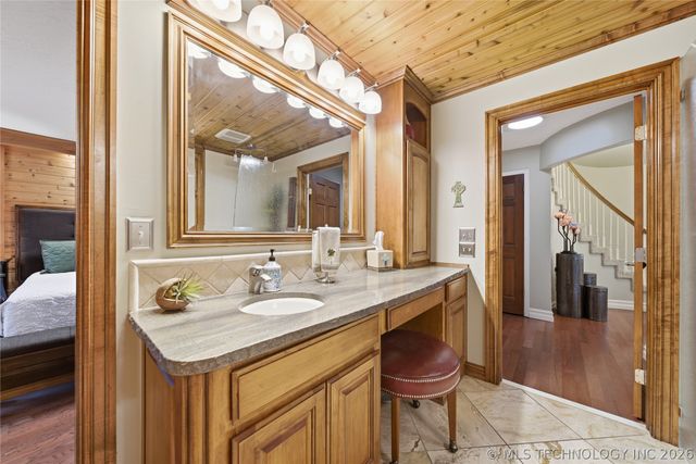 9905 S Maplewood Avenue, Tulsa, OK 74137