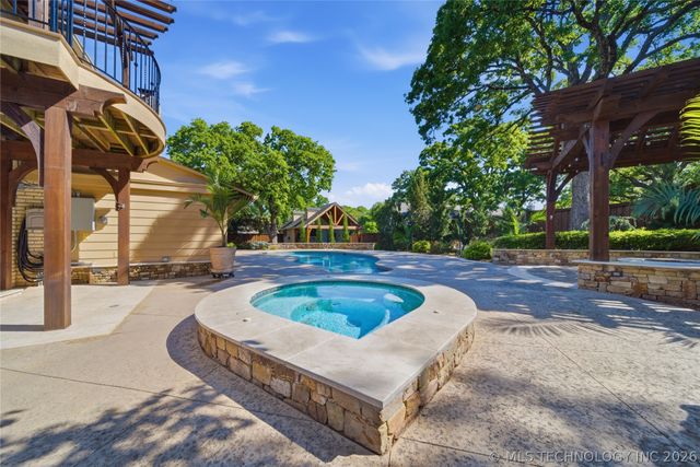 9905 S Maplewood Avenue, Tulsa, OK 74137