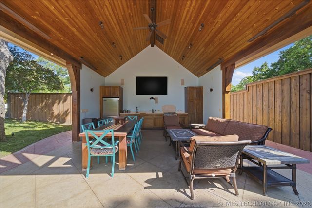 9905 S Maplewood Avenue, Tulsa, OK 74137