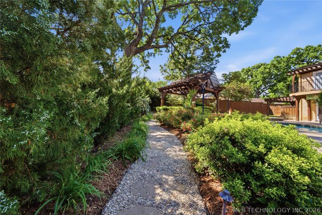 9905 S Maplewood Avenue, Tulsa, OK 74137
