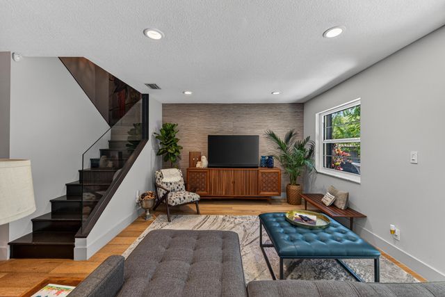 200 NE 17th Court Unit 801, Fort Lauderdale, FL 33305