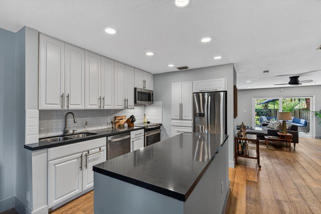 200 NE 17th Court Unit 801, Fort Lauderdale, FL 33305