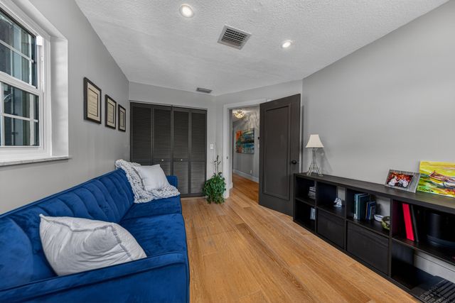 200 NE 17th Court Unit 801, Fort Lauderdale, FL 33305