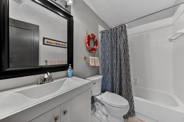200 NE 17th Court Unit 801, Fort Lauderdale, FL 33305
