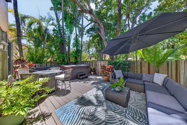 200 NE 17th Court Unit 801, Fort Lauderdale, FL 33305
