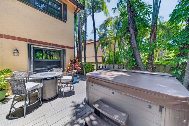 200 NE 17th Court Unit 801, Fort Lauderdale, FL 33305