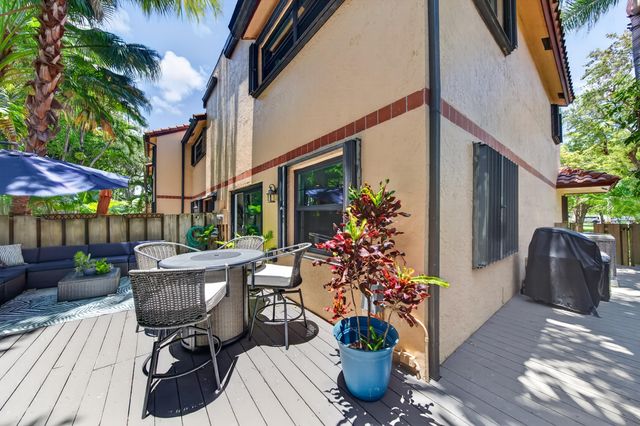 200 NE 17th Court Unit 801, Fort Lauderdale, FL 33305