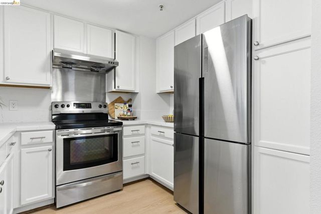 555 10th Street 201, Oakland, CA 94607