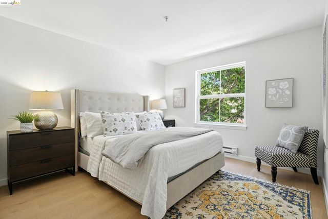 555 10th Street 201, Oakland, CA 94607