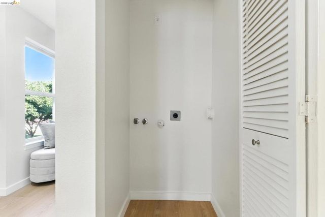 555 10th Street 201, Oakland, CA 94607