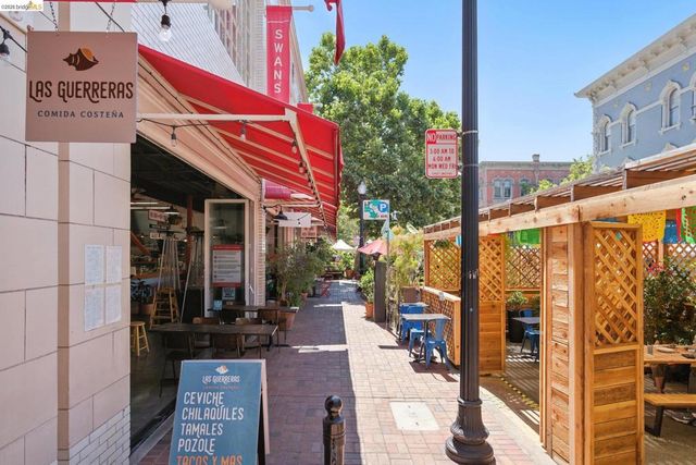 555 10th Street 201, Oakland, CA 94607