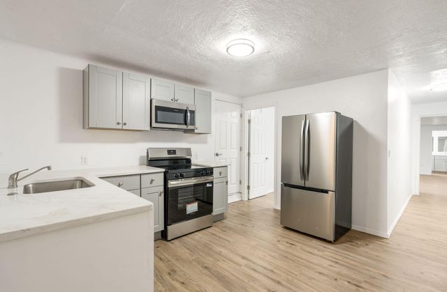 917 Edith Boulevard SE, Albuquerque, NM 87102