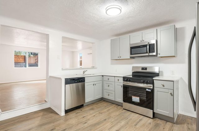 917 Edith Boulevard SE, Albuquerque, NM 87102