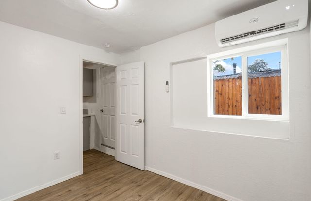 917 Edith Boulevard SE, Albuquerque, NM 87102