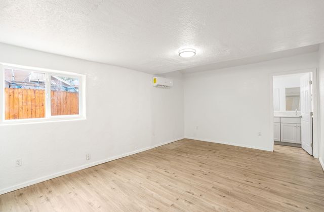 917 Edith Boulevard SE, Albuquerque, NM 87102