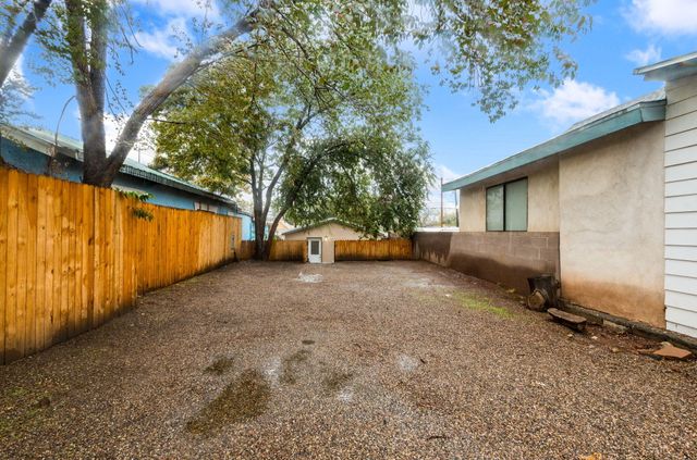 917 Edith Boulevard SE, Albuquerque, NM 87102