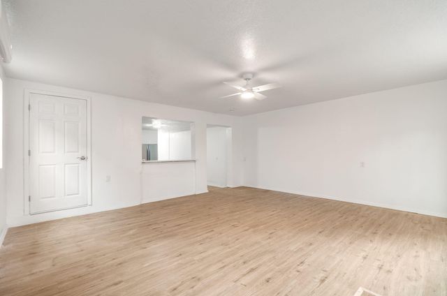917 Edith Boulevard SE, Albuquerque, NM 87102