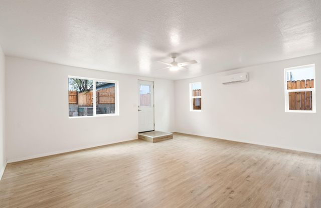 917 Edith Boulevard SE, Albuquerque, NM 87102