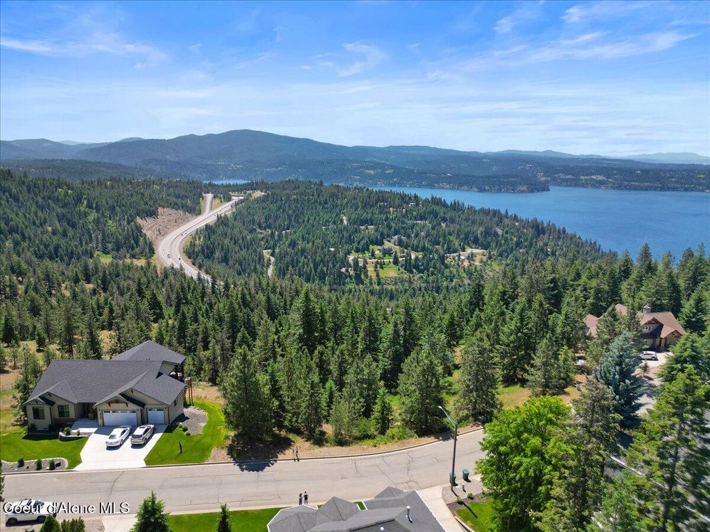 3740 E Sky Harbor DR, Coeur D'alene, ID 83814