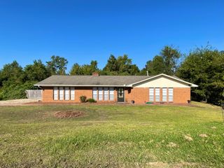 307 Maywood Dr., Petal, MS 39465