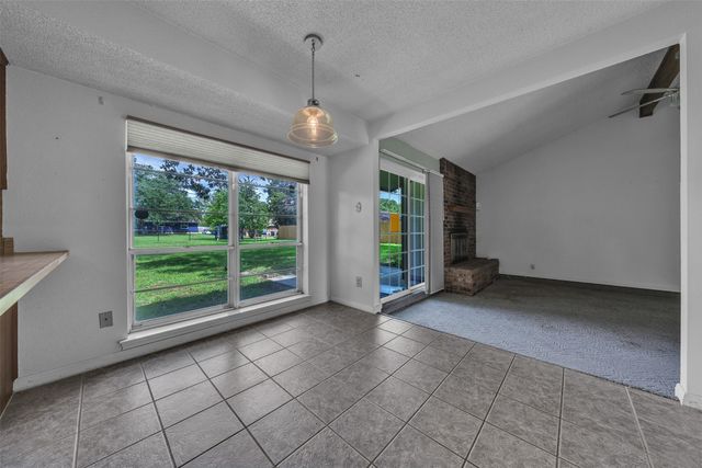 205 Mountain View Drive, Azle, TX 76020
