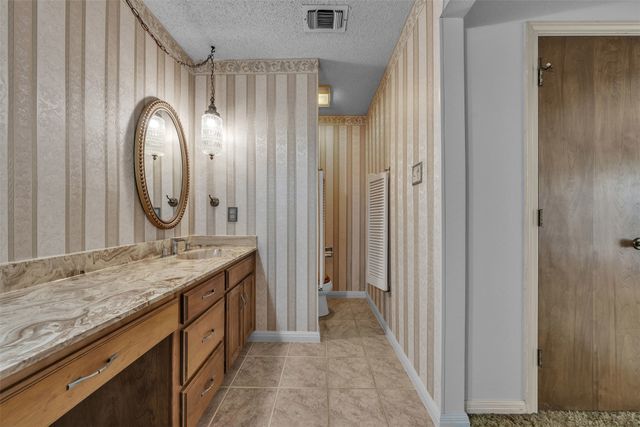 205 Mountain View Drive, Azle, TX 76020