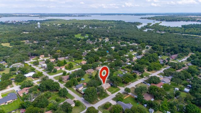 205 Mountain View Drive, Azle, TX 76020