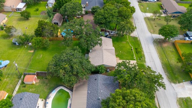 205 Mountain View Drive, Azle, TX 76020