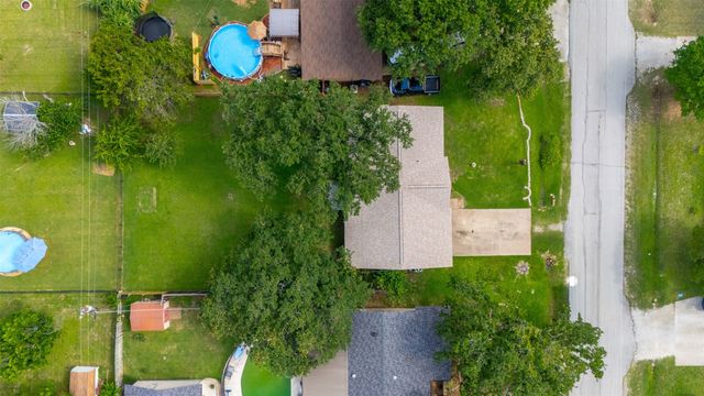 205 Mountain View Drive, Azle, TX 76020