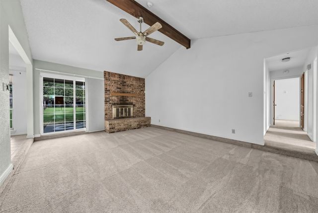 205 Mountain View Drive, Azle, TX 76020