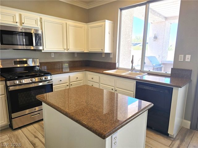 2294 Chestnut Bluffs Avenue, Henderson, NV 89052
