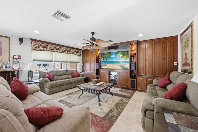 1548 SW 5th Avenue, Boca Raton, FL 33432