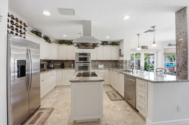 1548 SW 5th Avenue, Boca Raton, FL 33432
