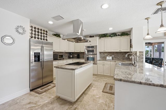 1548 SW 5th Avenue, Boca Raton, FL 33432