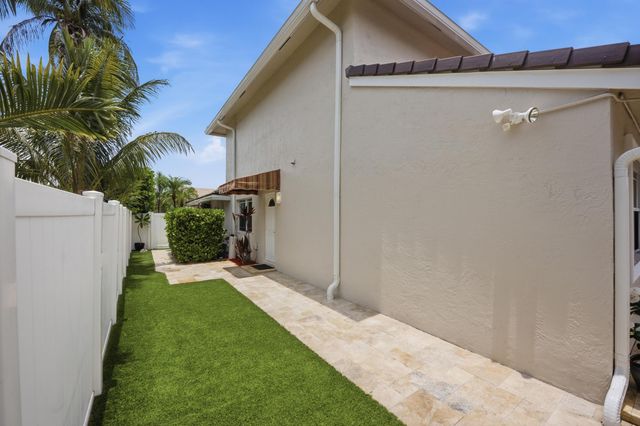 1548 SW 5th Avenue, Boca Raton, FL 33432