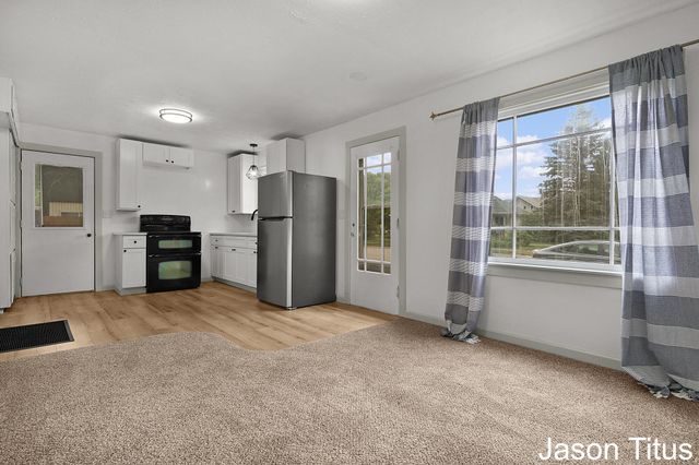 110 E Sycamore Street, Wayland City, MI 49348